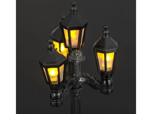 * Lampione Con 4 Luci A Batteria H 11 Cm Per Presepe